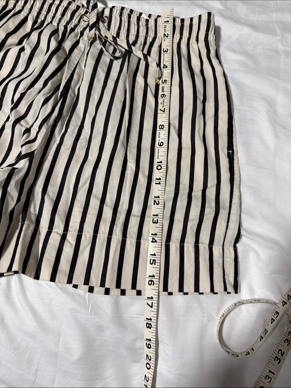 H&M Women's Black and Cream Striped Drawstring Shorts - Picture 2 of 5